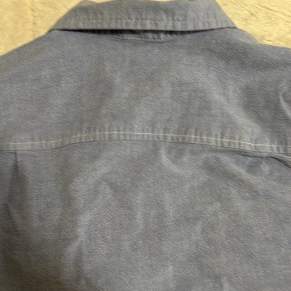 IZOD button down blouse, size M - Picture 5 of 7